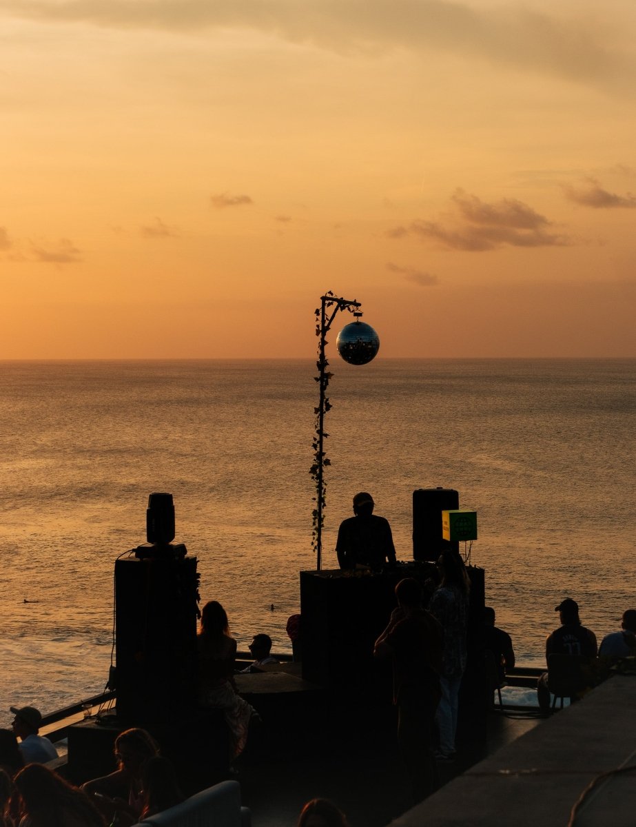 Uluwatu Travel Guide by STAY IN